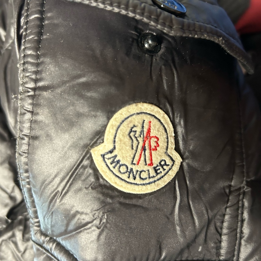 Moncler small - Picture 6 of 6